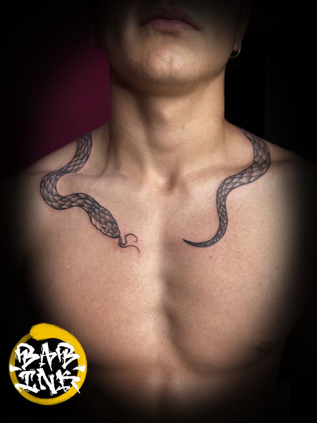 tatuaje de serpiente venus 